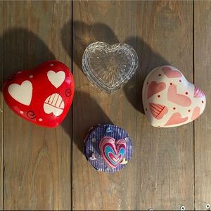 Set of 4 heart shaped trinket holders